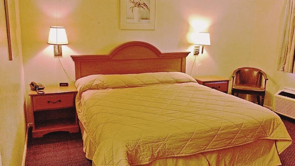 Lake Eufaula Inn & Suites Checotah Kültér fotó