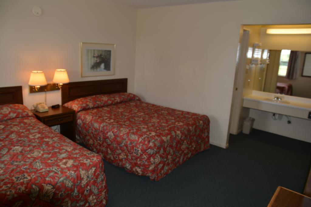 Lake Eufaula Inn & Suites Checotah Kültér fotó