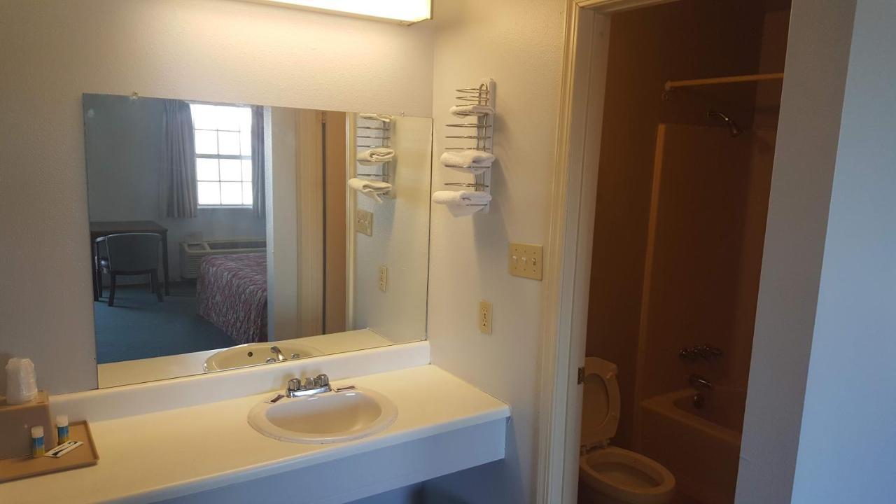 Lake Eufaula Inn & Suites Checotah Kültér fotó